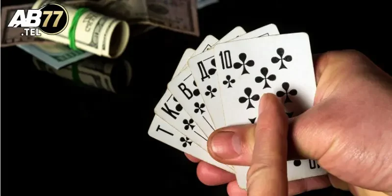 Bluff trong poker là gì? Lợi ích khi bluff trong poker 3 Bluff là chiến thuật tuyệt vời khi chơi poker