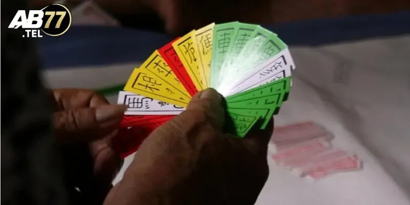 Tìm hiểu và hướng dẫn đơn giản nhất về cách chơi bài tứ sắc 2 Tìm hiểu về tứ sắc trước khi đi sâu vào cách cho bài tứ sắc